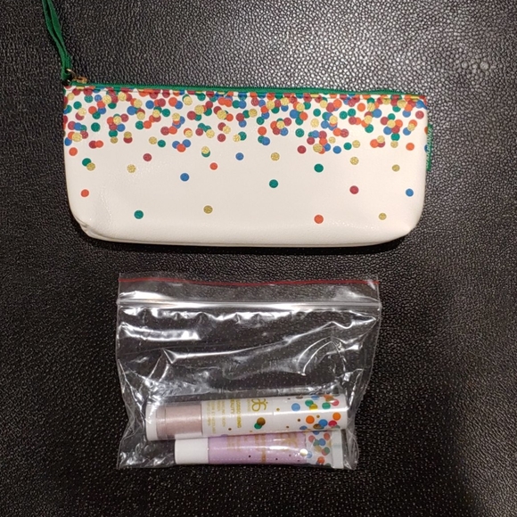 NWOB ARBONNE BLOSSOMING BEAUTY GIFT SET - Picture 4 of 4